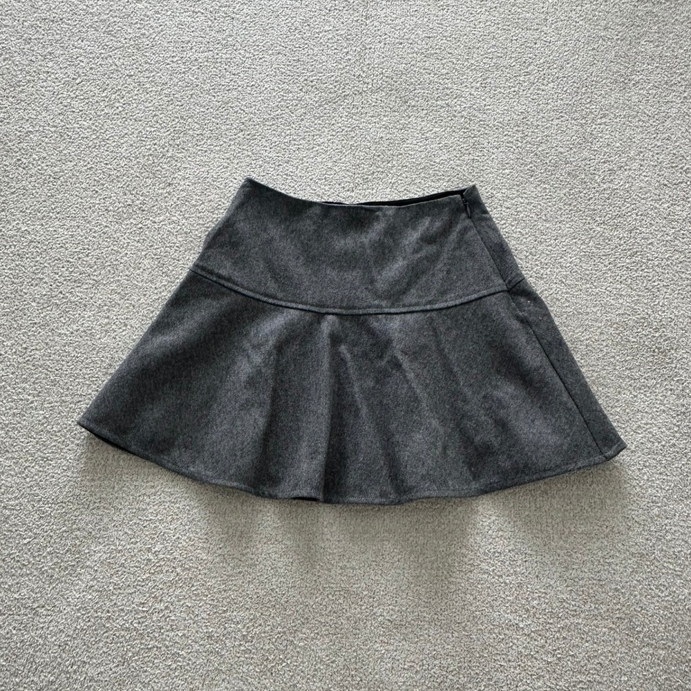 Aritzia Wilfred Clove Mini Skirt size 00 in Grey